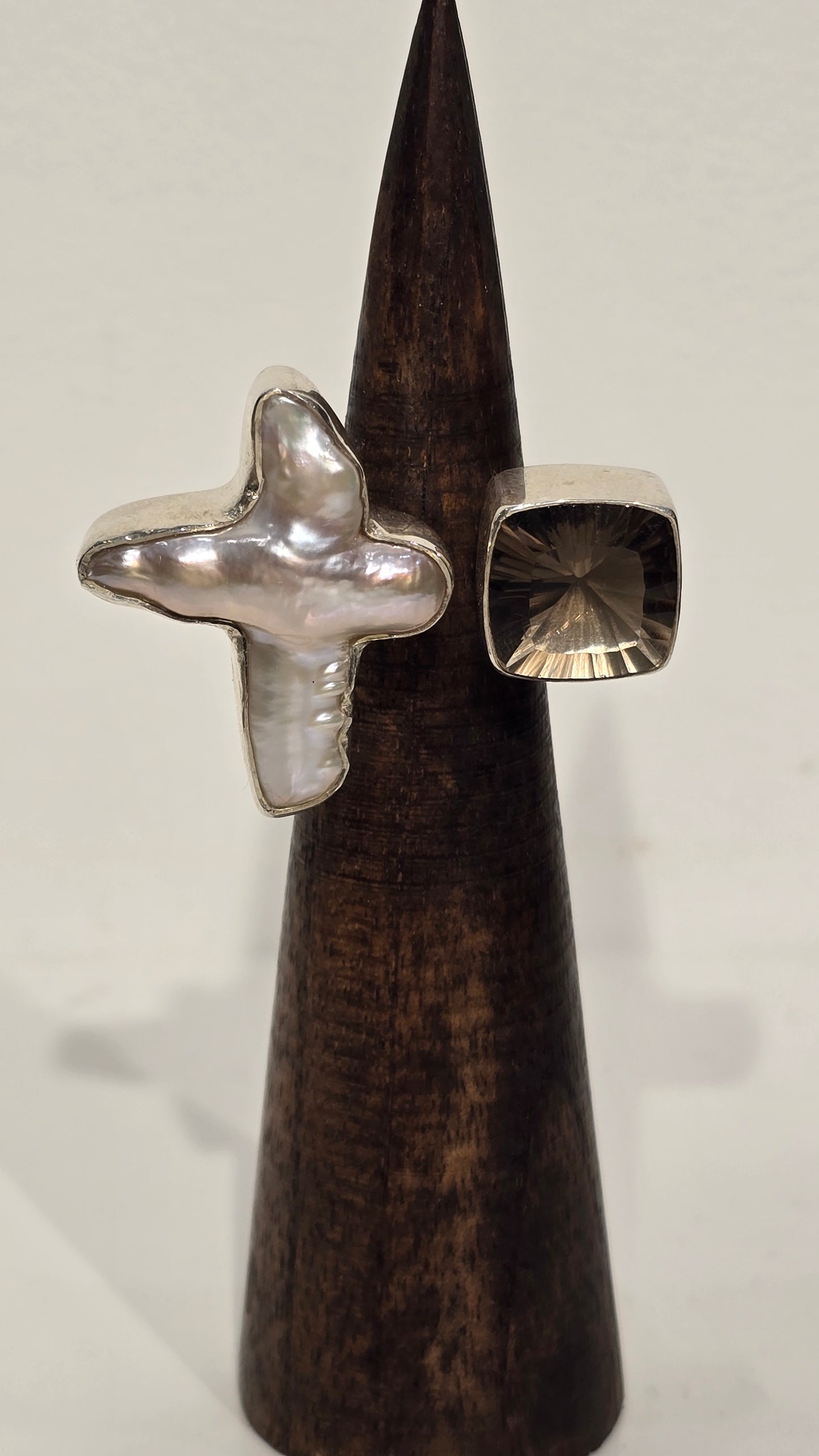 Ring pearl, smoky quartz