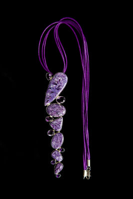 Pendant with charoite